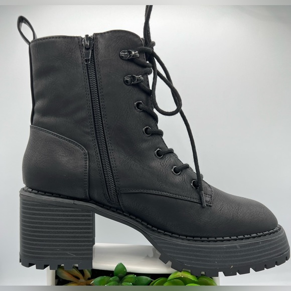 MIA Shoes - 🌺Mia Sian Platform Lug-Sole Ankle Boot🌸🌺